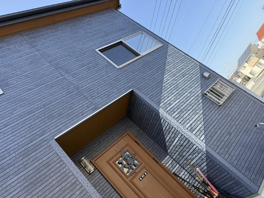 三郷市 付帯部 施工後 破風・樋ラインの仕上がり