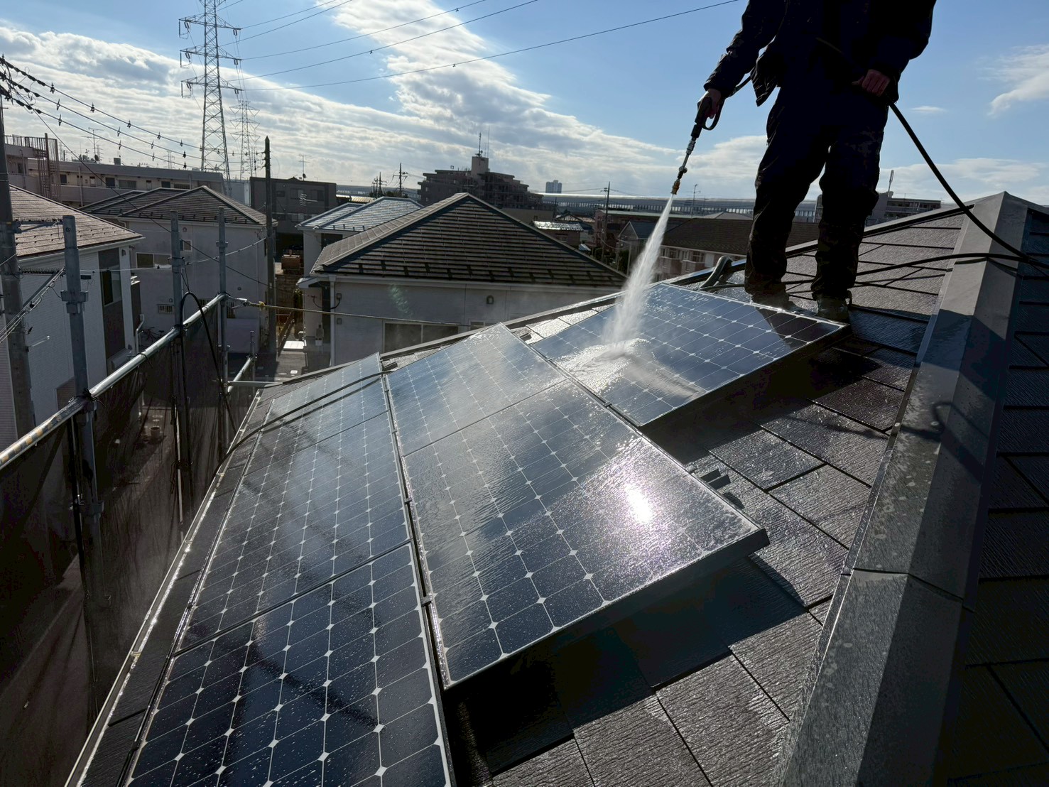 三郷市 屋根塗装 高圧洗浄(屋根面)