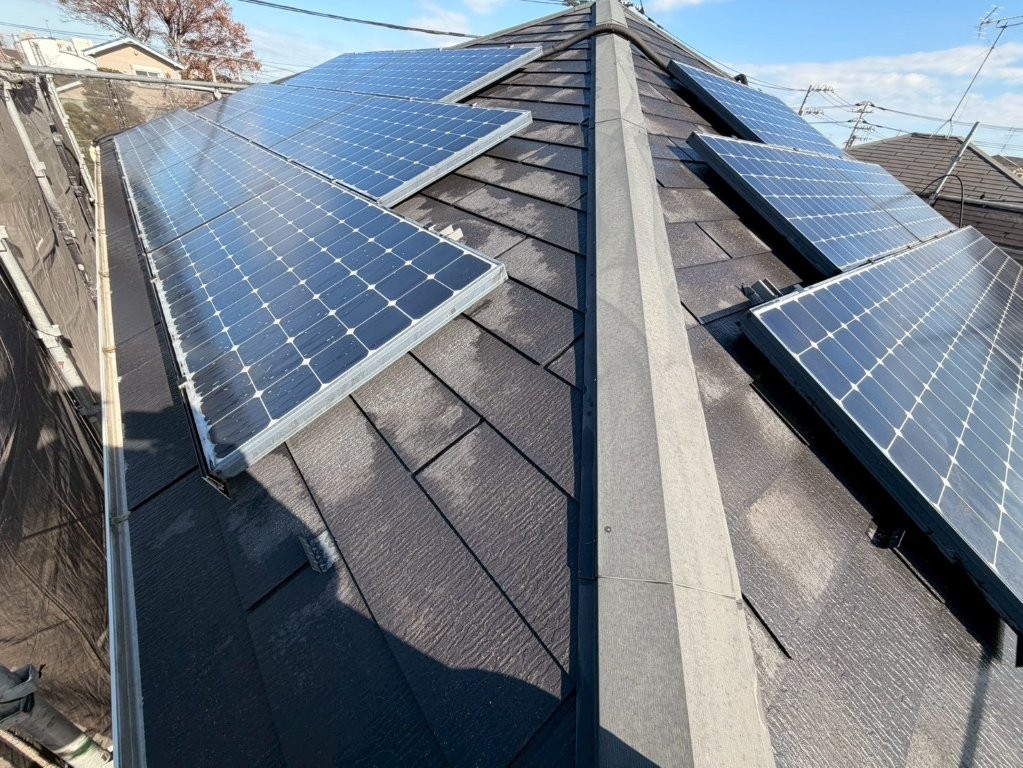 三郷市 屋根塗装 下塗り 施工中