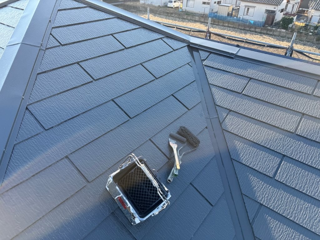 三郷市 屋根 上塗り 施工中