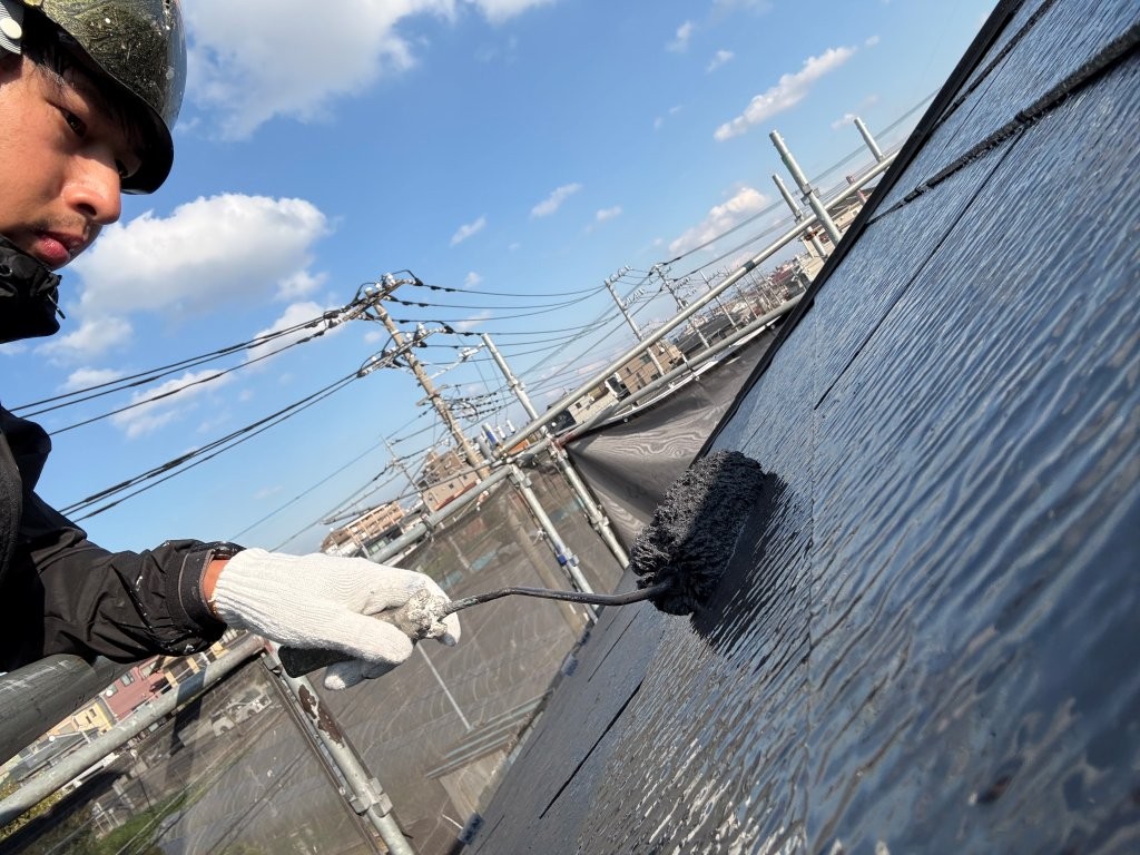 三郷市 屋根 上塗り(太陽光パネル周辺)