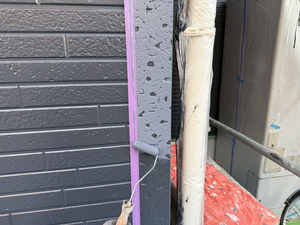 三郷市 意匠 パターン付け塗装 施工中