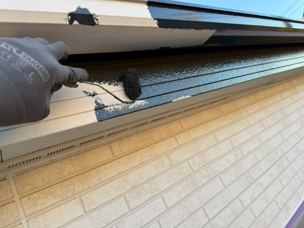 三郷市 付帯部 中塗り 施工中