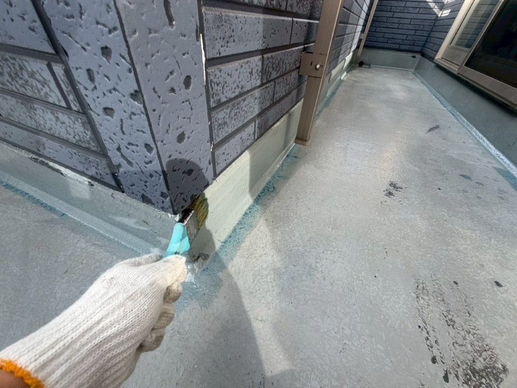 三郷市 ベランダ防水 プライマー 端部の塗布