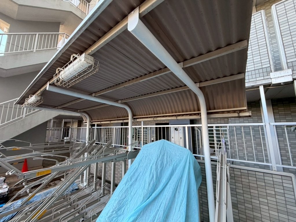 東京都江戸川区西葛西 自転車置き場鉄骨塗装 錆止め塗装 全景