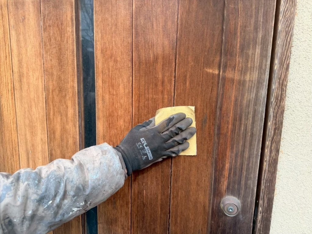 東京都西東京市保谷 木部塗装 玄関ドア ケレン作業