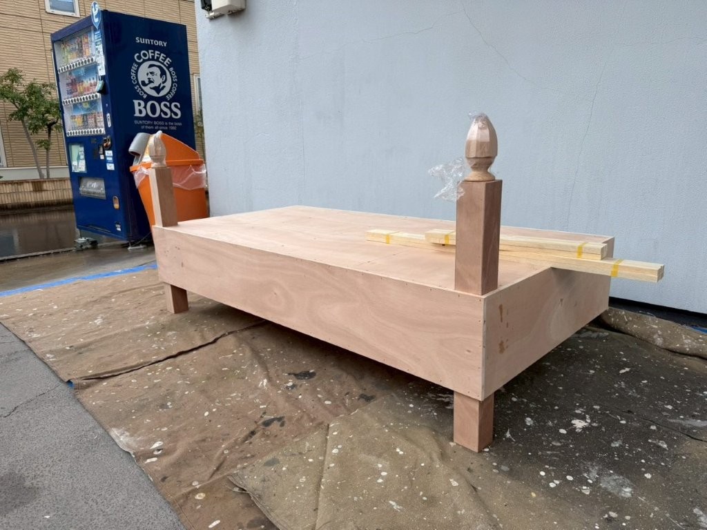 埼玉県三郷市 木工什器塗装工事 施工前全景