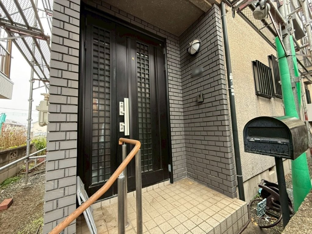 埼玉県三郷市高洲Y様邸 狭小部の足場状況