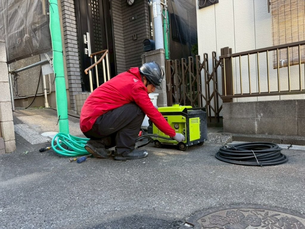 埼玉県三郷市高洲Y様邸 高圧洗浄機のホース接続確認