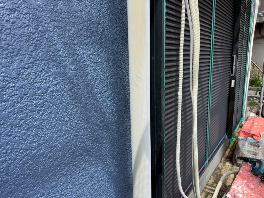 埼玉県三郷市高洲Y様邸 竪樋塗装前の色あせとツヤ低下の状態