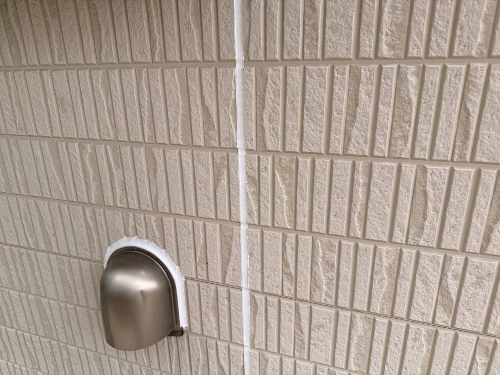 T様邸 サッシ下端シーリング施工後の仕上がり