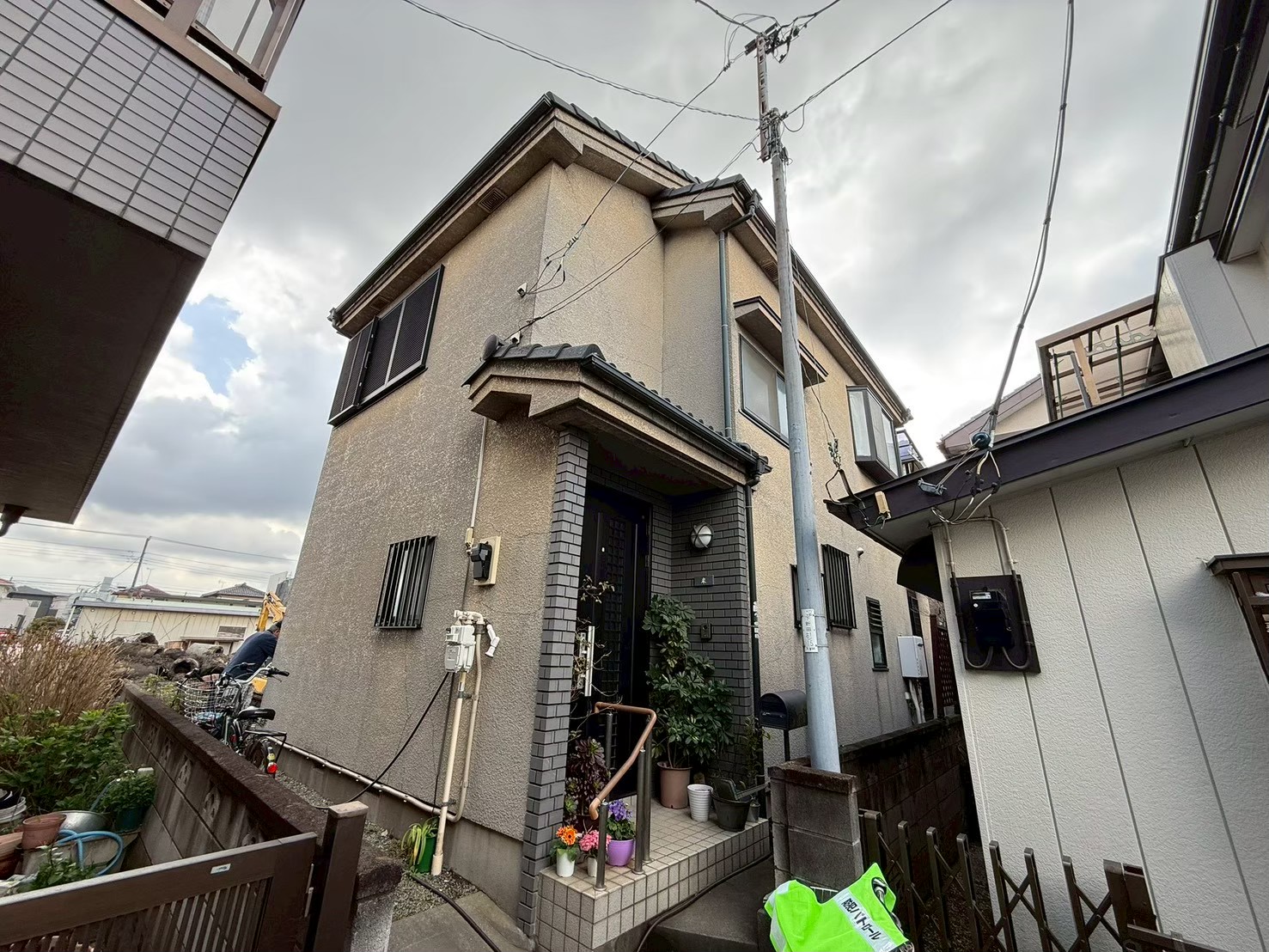 埼玉県三郷市高洲 木造2階建て住宅 外壁塗装 屋根塗装 施工前正面外観