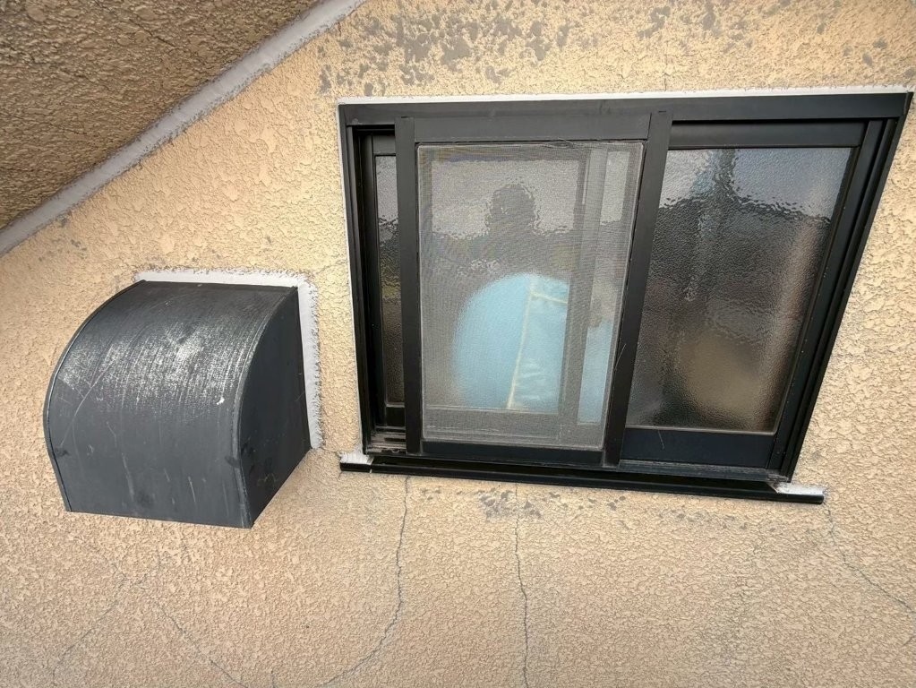 埼玉県三郷市高洲 外壁塗装 換気フードまわりシーリング補修