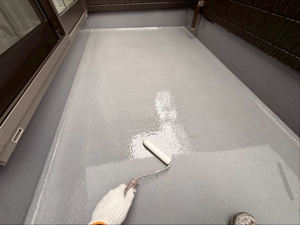 埼玉県さいたま市西区 T様邸 ベランダ床トップコート塗装作業