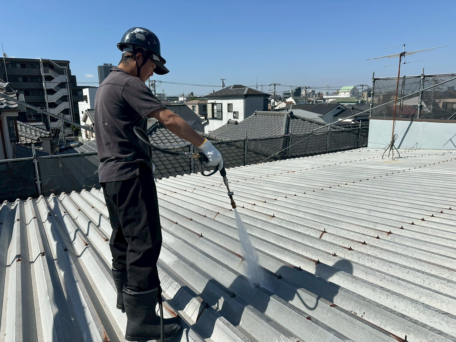 東京都葛飾区 営業所 折板屋根 高圧洗浄