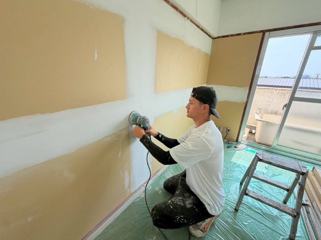 千葉県銚子市 公共施設寮 内装壁 サンダー研磨