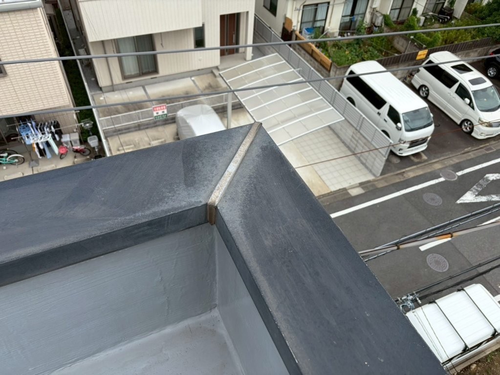 東京都葛飾区水元 屋上 金属笠木 コーナージョイント 施工前