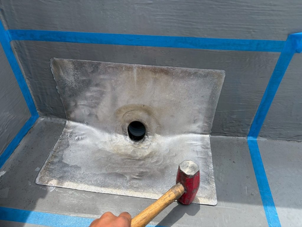 東京都葛飾区水元 屋上防水 改修ドレンまわり 防水補強作業