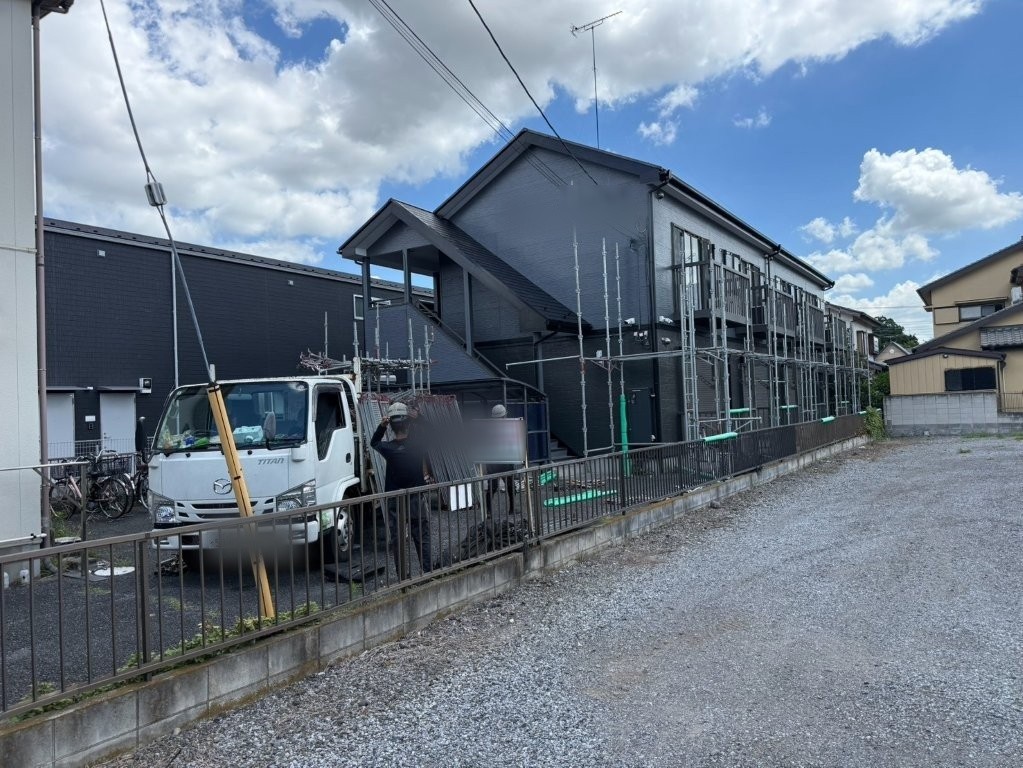 埼玉県越谷市 賃貸アパート 外壁塗装後 足場解体前