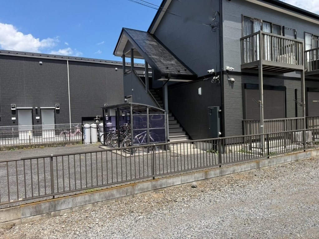 埼玉県越谷市 賃貸アパート 外階段側 外壁塗装完工